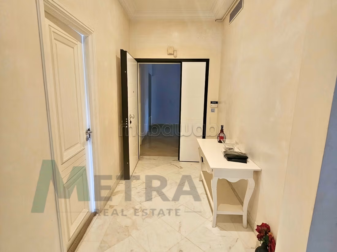 Location S5 with lake view