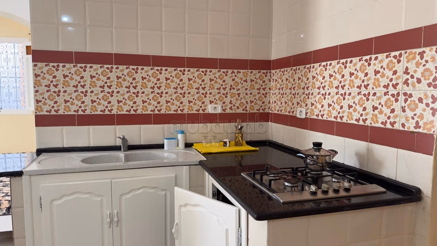 Affitta casa a Houmt Souk. Superficie 260 m². Garage e terrazzo