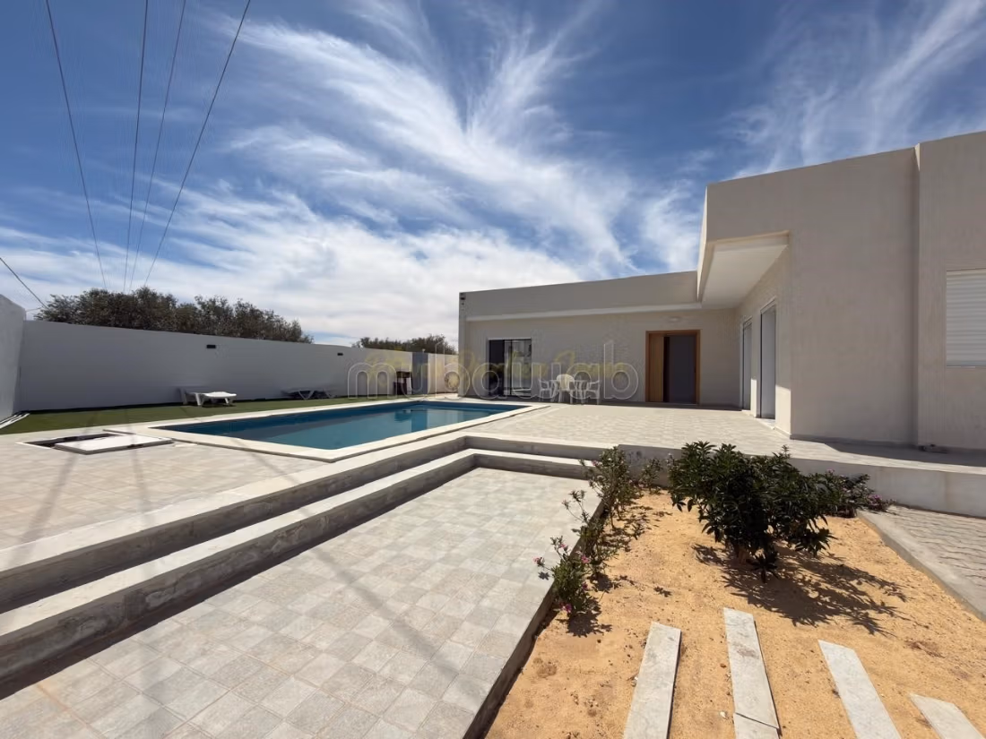 Coquette villa avec piscine ptoche de plage djerba