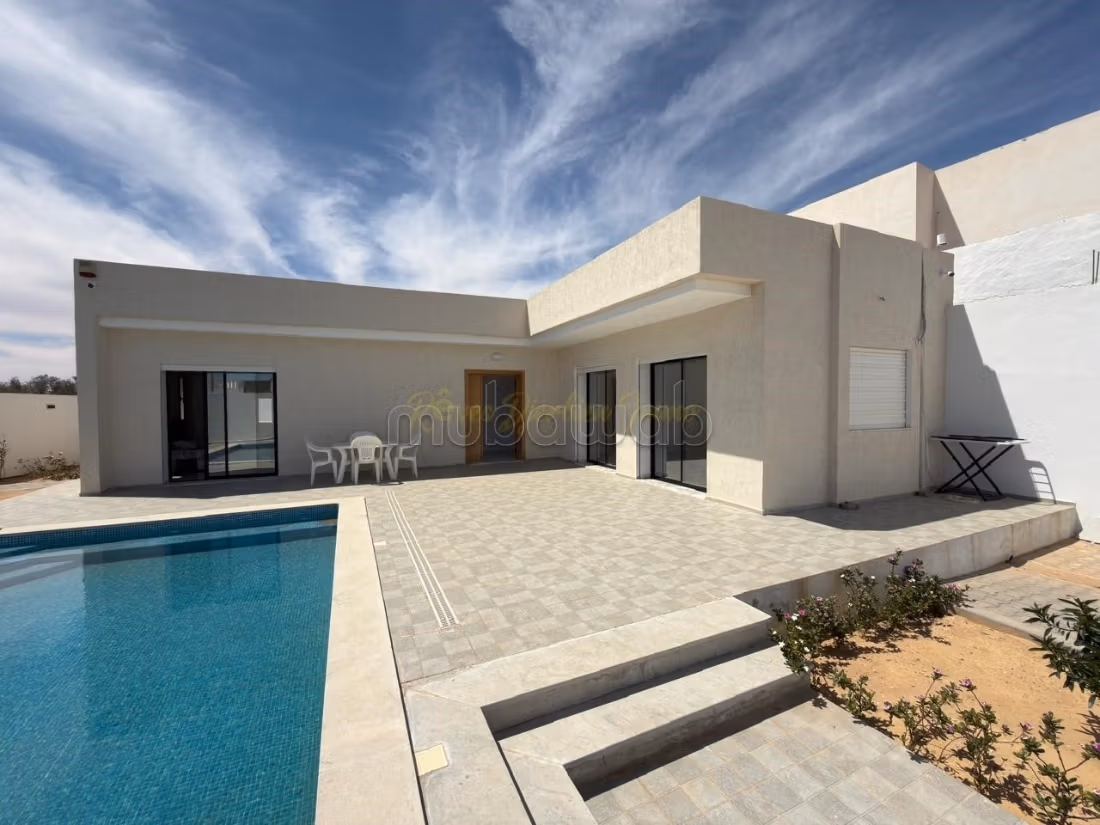 Coquette villa avec piscine ptoche de plage djerba