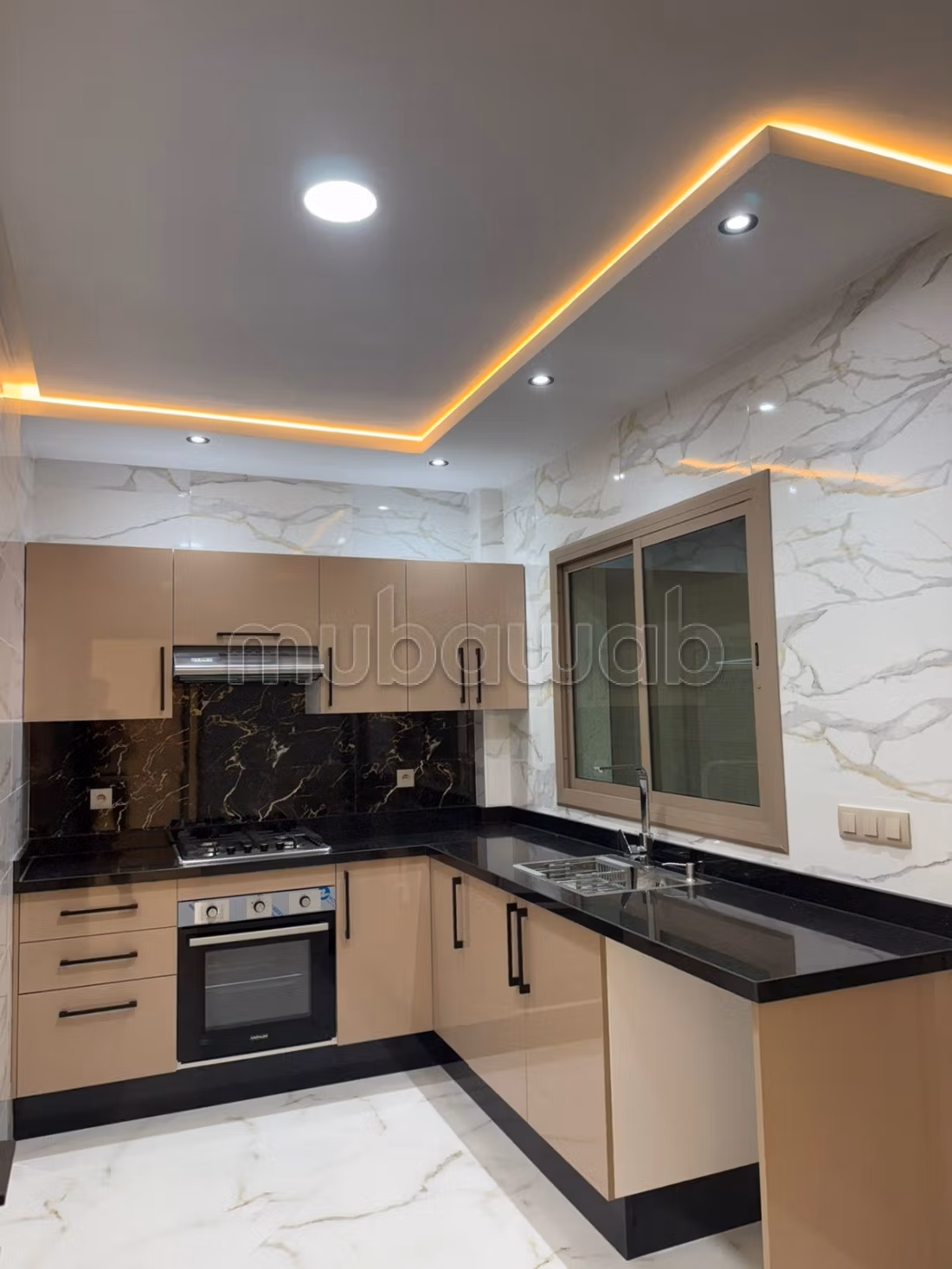 Sell apartment. 3 rooms. General satellite dish system, On site security