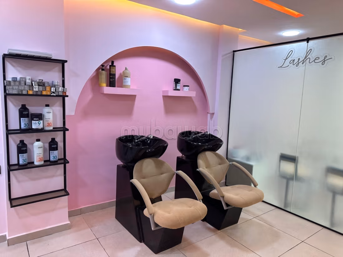 Bedrijfspand - Schoonheidssalon te koop