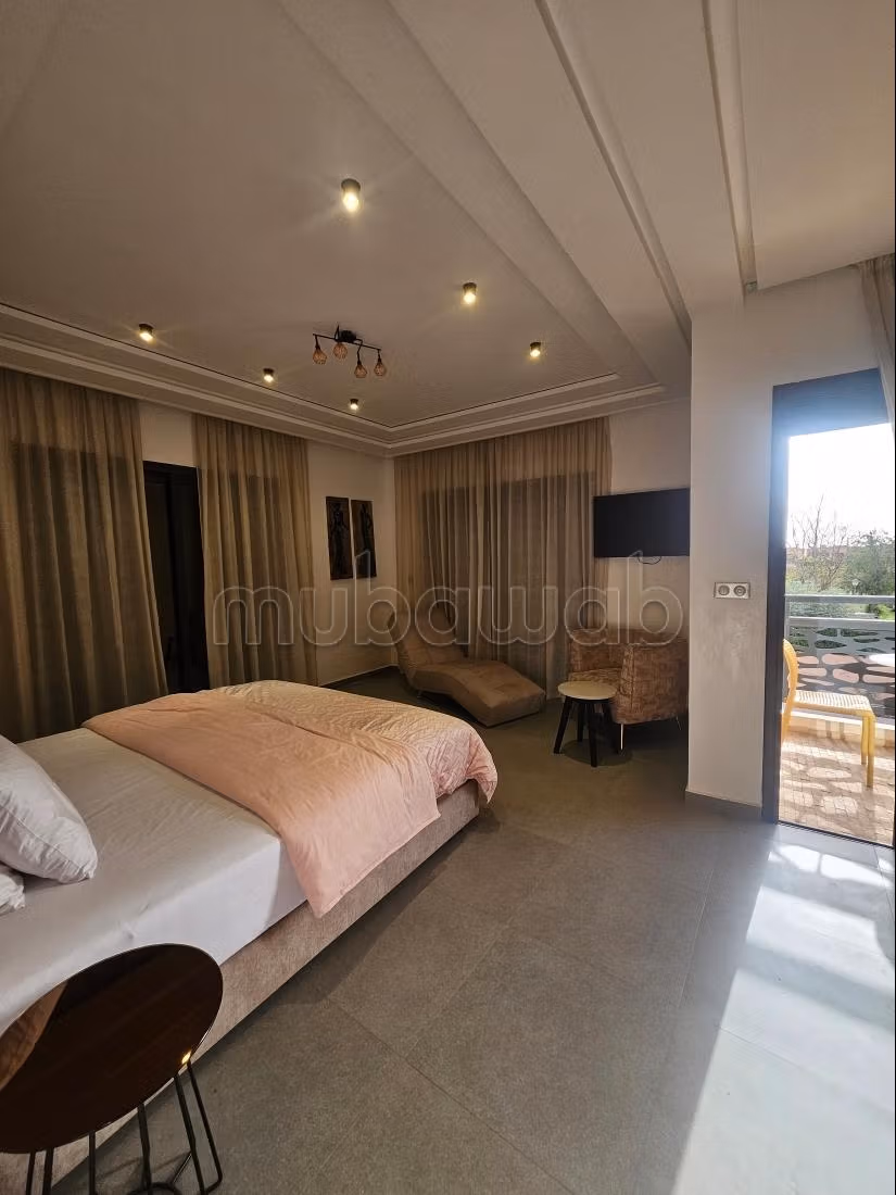 Villa met zwembad te koop aan het begin van de Ourikaweg