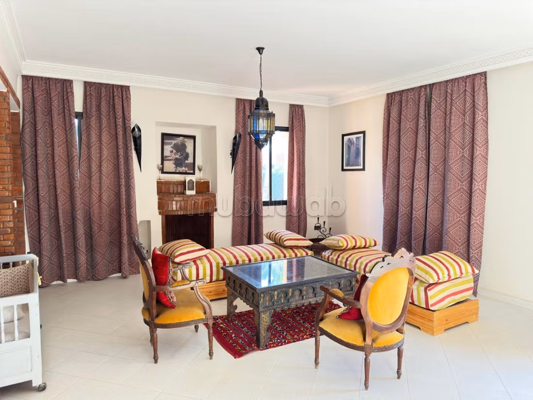 Luxury villa with garden, pool