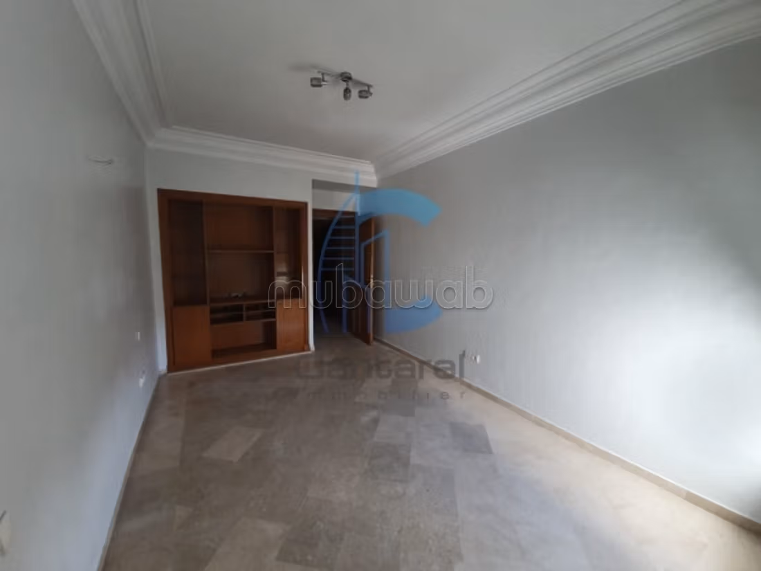 Magnifique appt vide en location racine