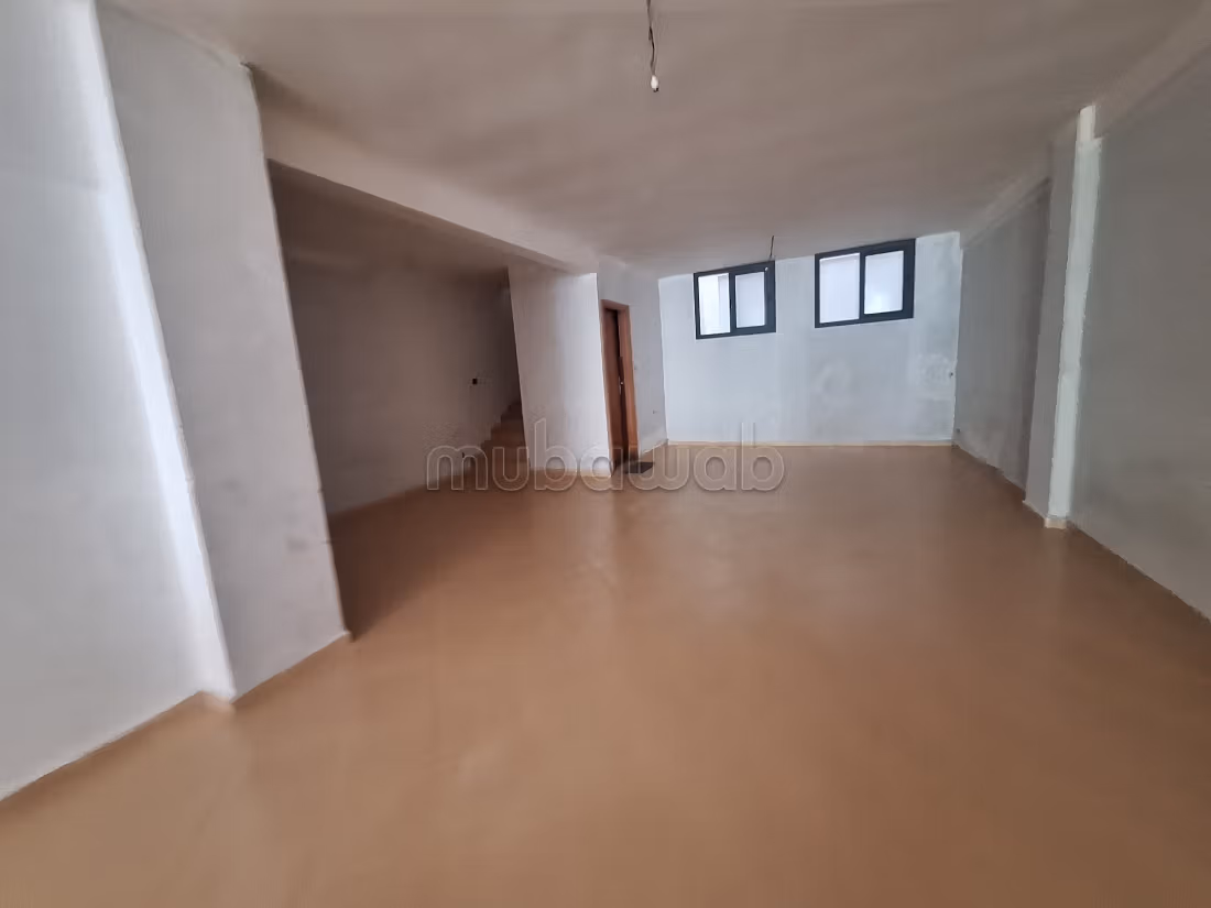 Offices & shops to rent in Maârif. Dimension 160 m²