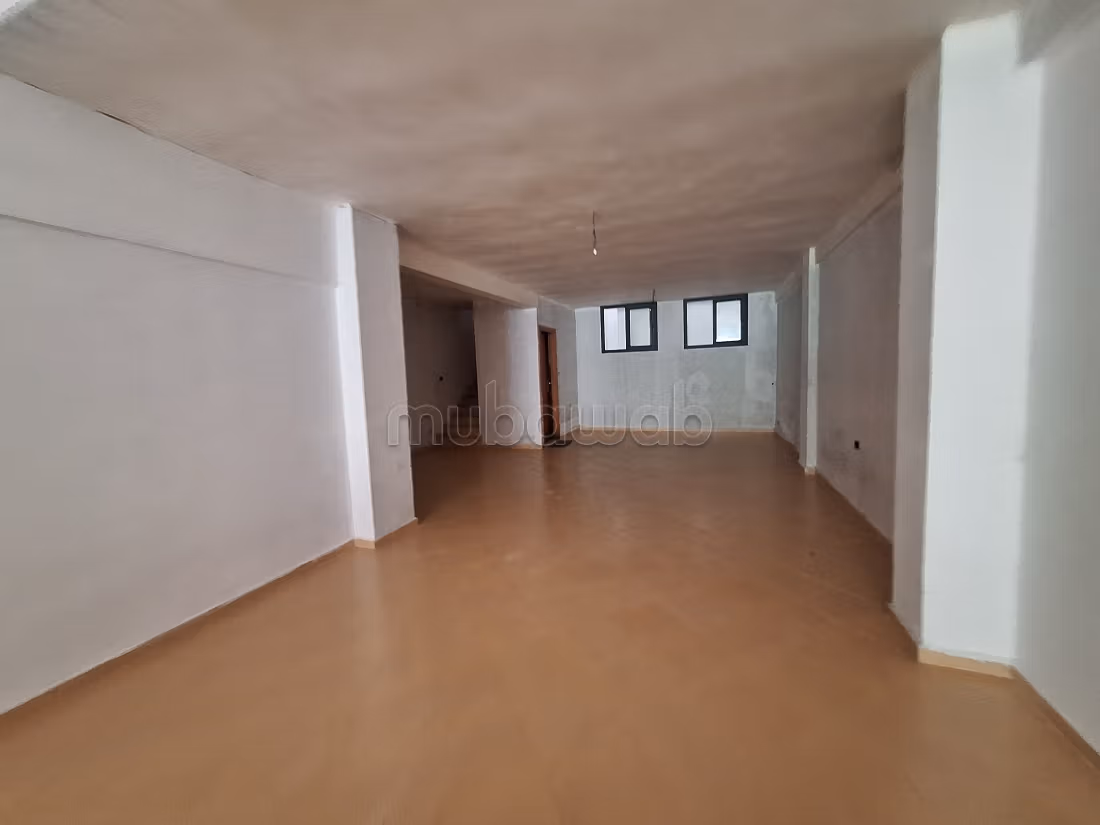 Offices & shops to rent in Maârif. Dimension 160 m²