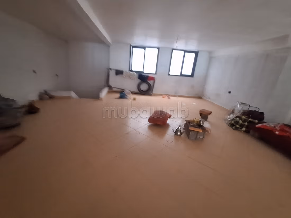 Offices & shops to rent in Maârif. Dimension 160 m²