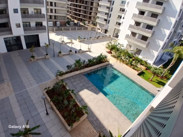 Affitto di un bellissimo appartamento a Casablanca Finance City. Superficie di 55 m². Impianto di aria condizionata e piscina
