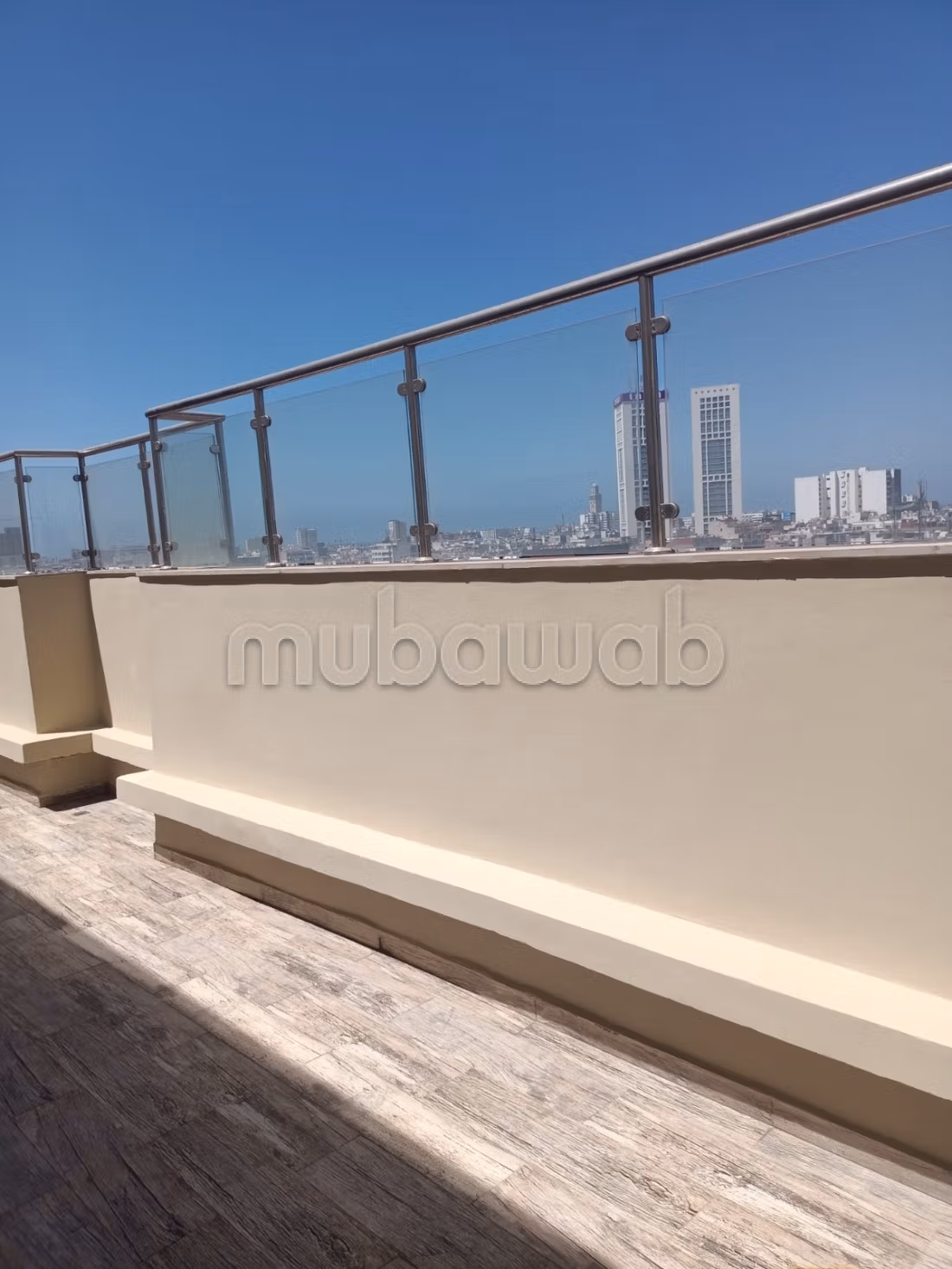 Superbe appartement à louer à Maârif. 2 chambres agréables. Ascenseur et places de parking — 4