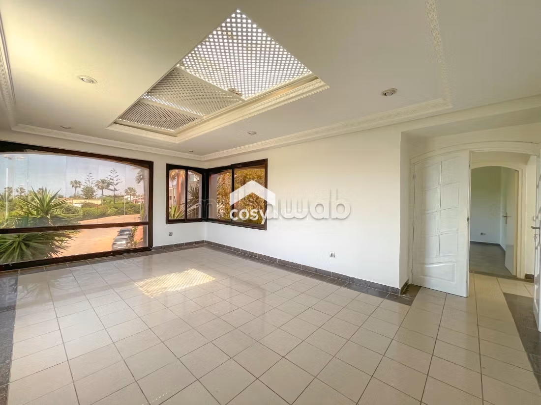 Eccezionale casa di lusso in affitto a Ain Diab. 4 camere da letto. Piscina e camino