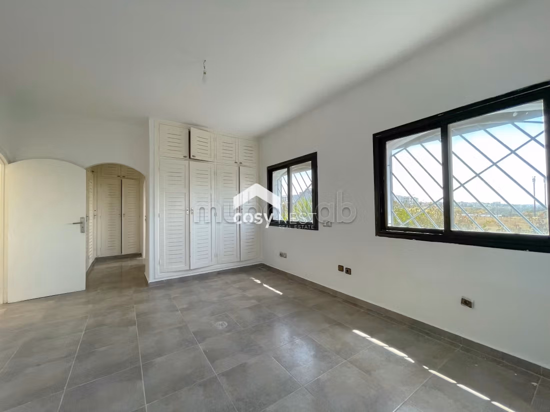 Eccezionale casa di lusso in affitto a Ain Diab. 4 camere da letto. Piscina e camino
