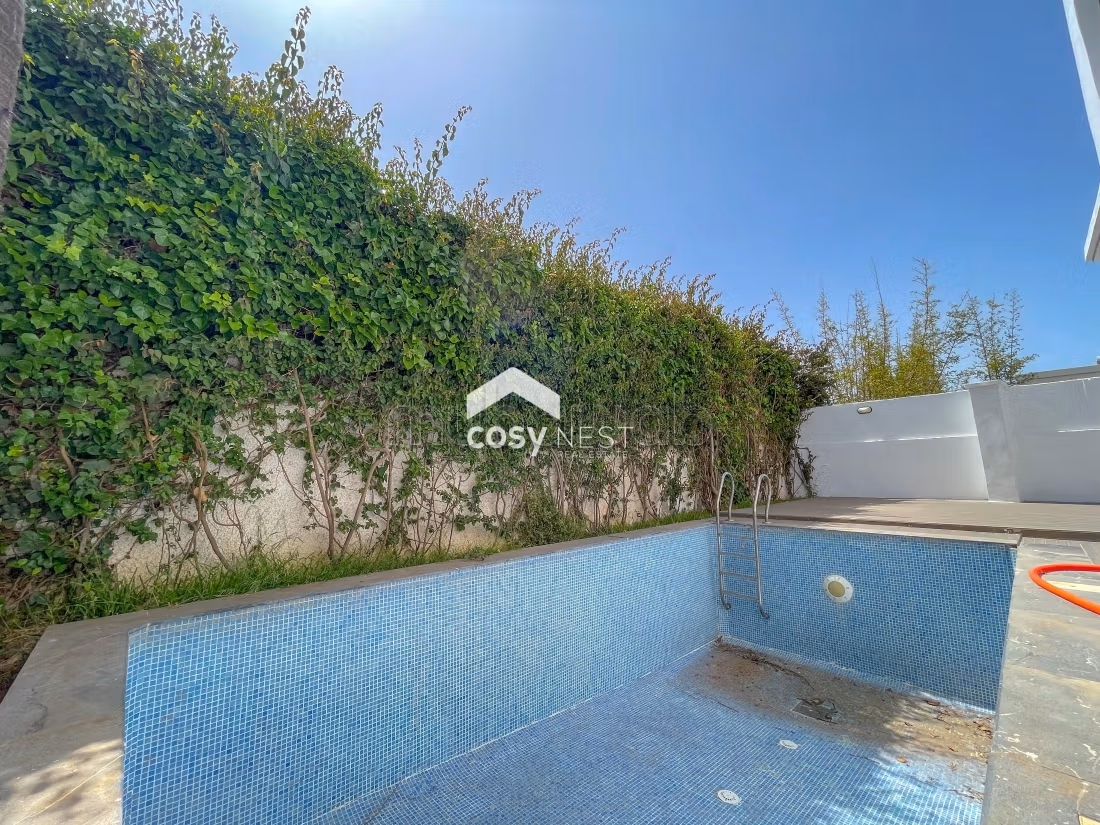 Eccezionale casa di lusso in affitto a Ain Diab. 4 camere da letto. Piscina e camino