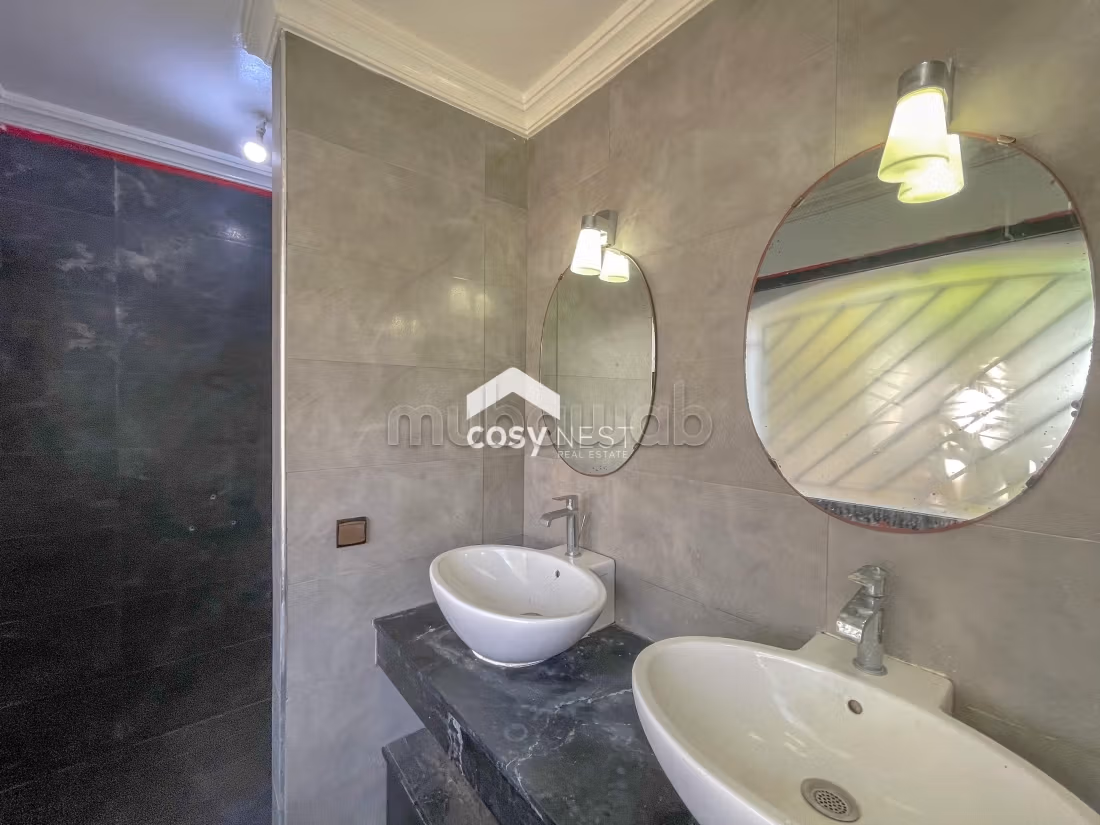 Eccezionale casa di lusso in affitto a Ain Diab. 4 camere da letto. Piscina e camino