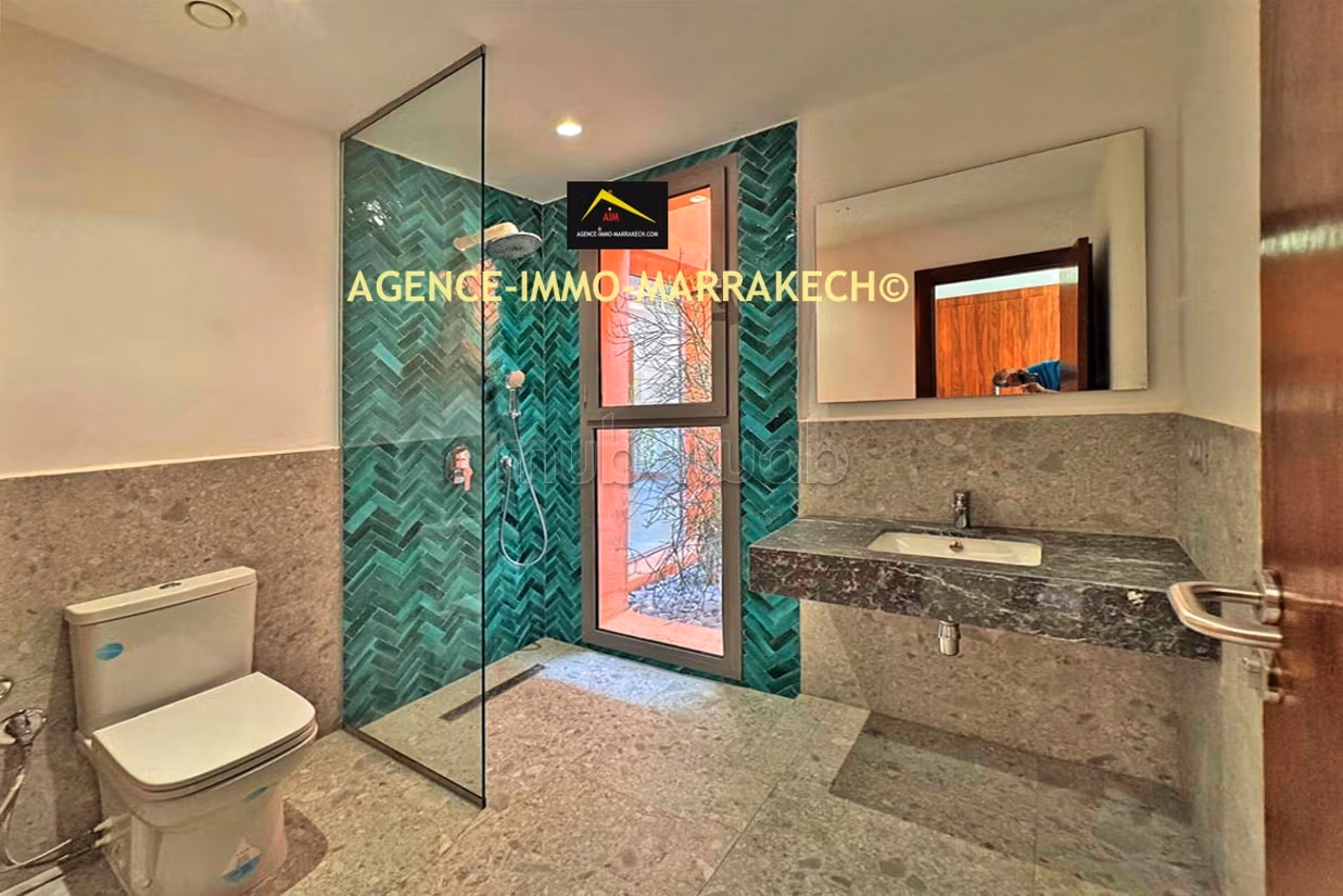 Villa de 4 suites, 4 Façades, 822 m², avec VNA