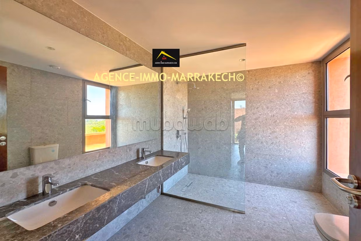 Villa de 4 suites, 4 Façades, 822 m², avec VNA