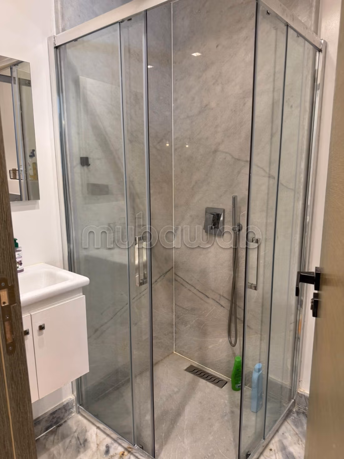 Moderne appartement te huur in Malbata