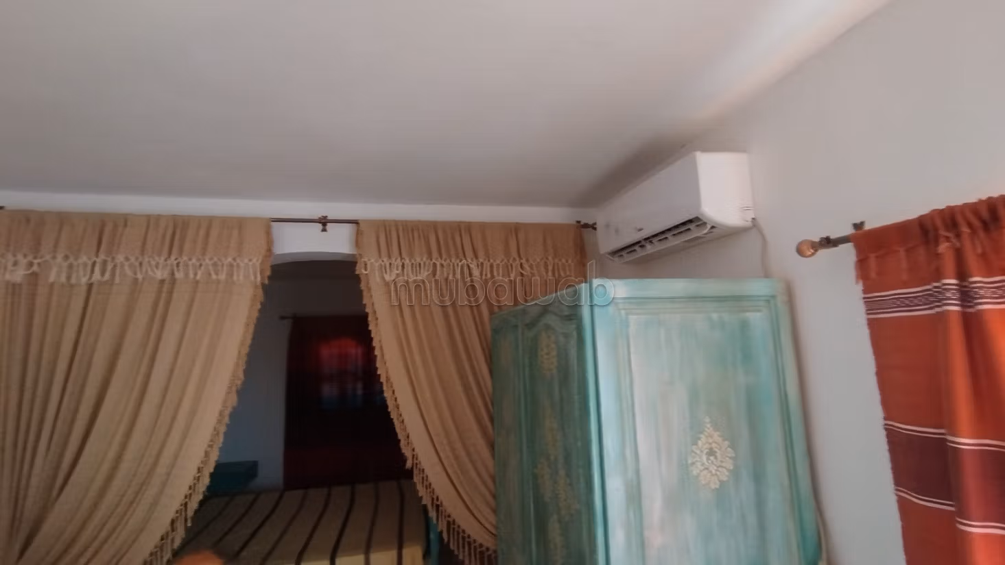 Bellissima casa in vendita a Ajim. 4 camere. Arredato