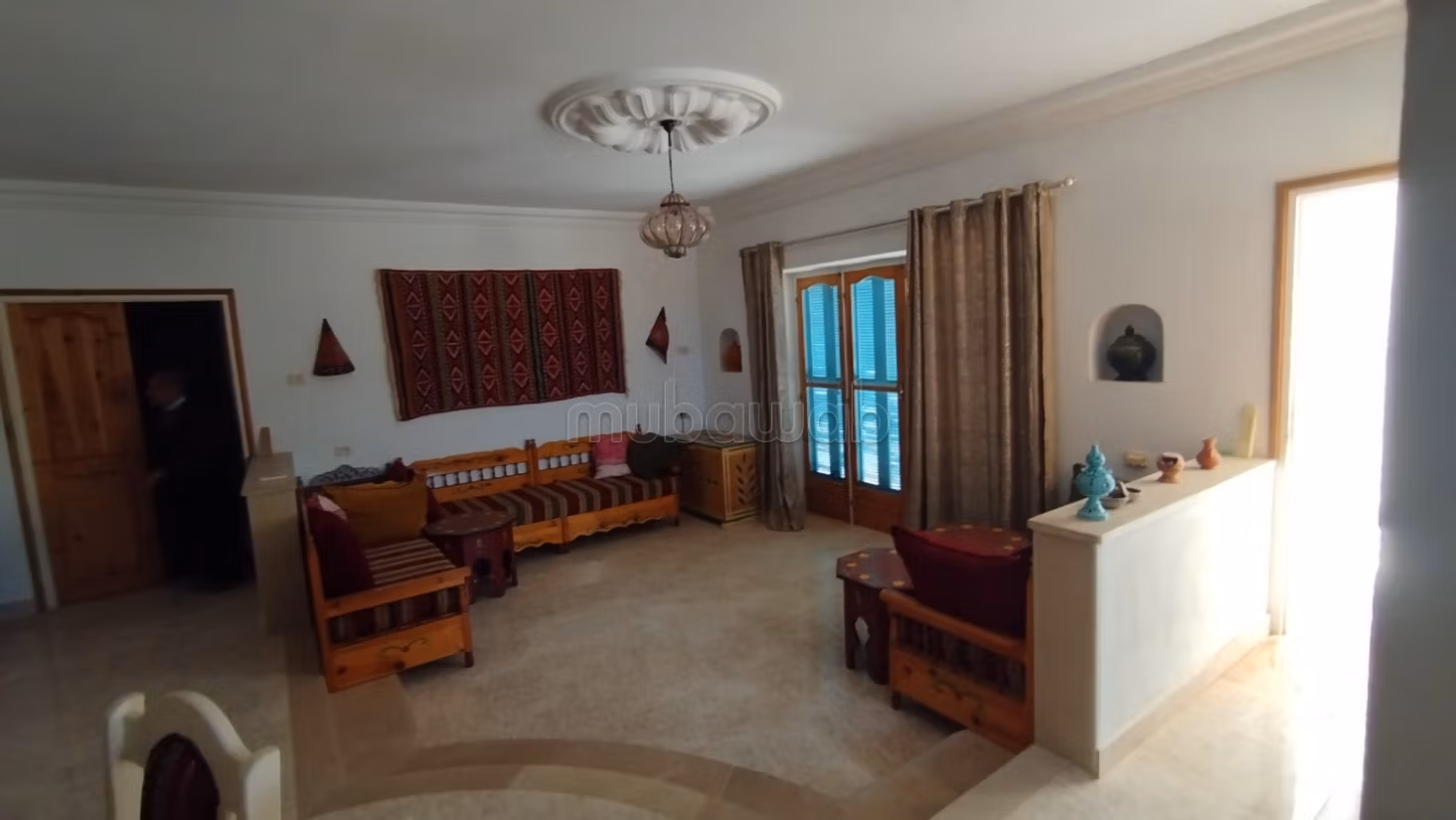 Bellissima casa in vendita a Ajim. 4 camere. Arredato