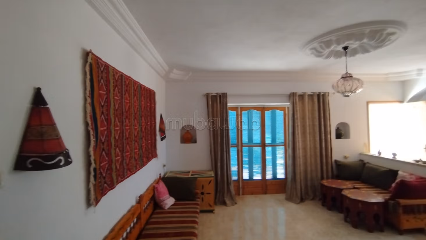 Bellissima casa in vendita a Ajim. 4 camere. Arredato