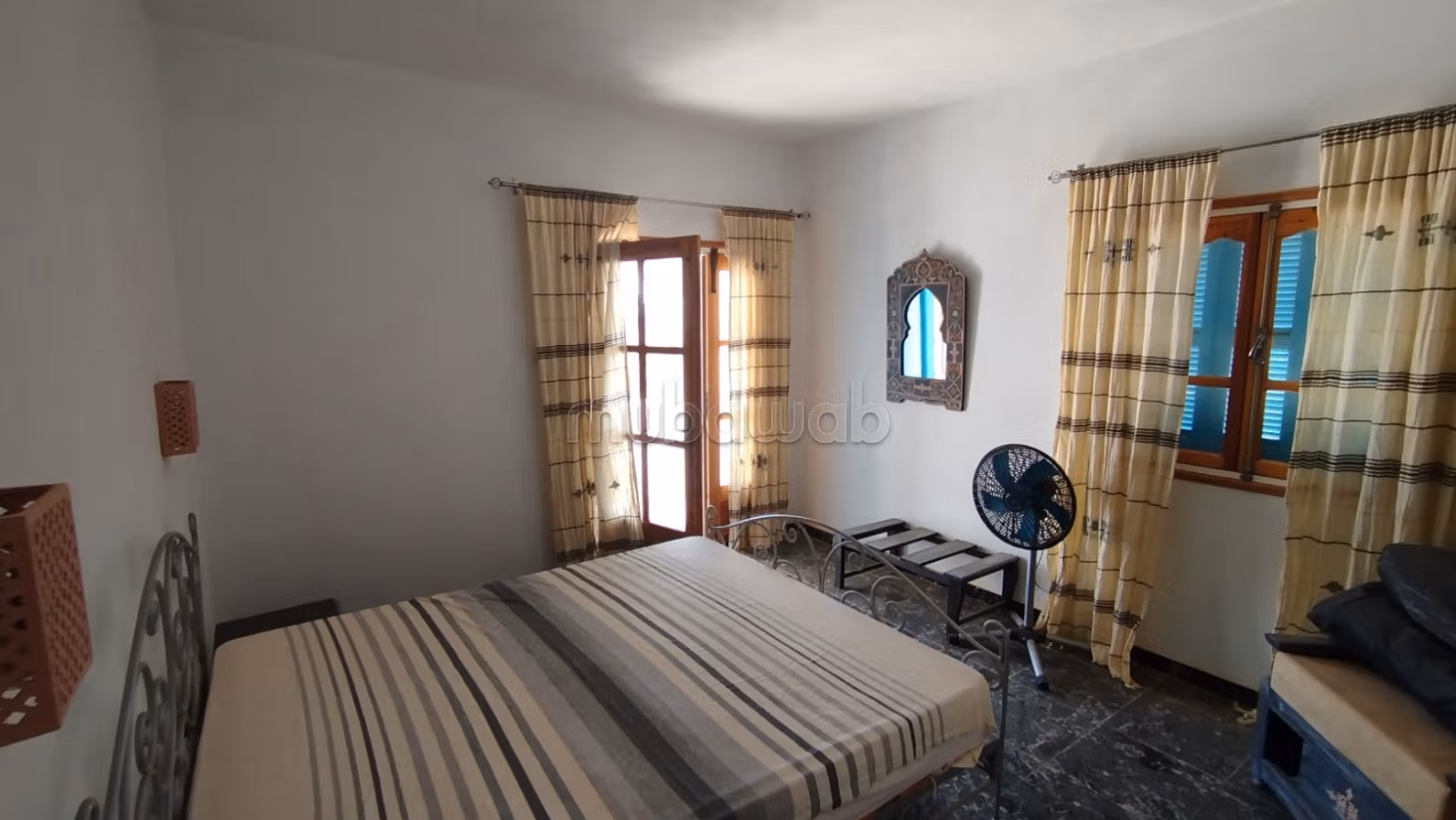 Bellissima casa in vendita a Ajim. 4 camere. Arredato