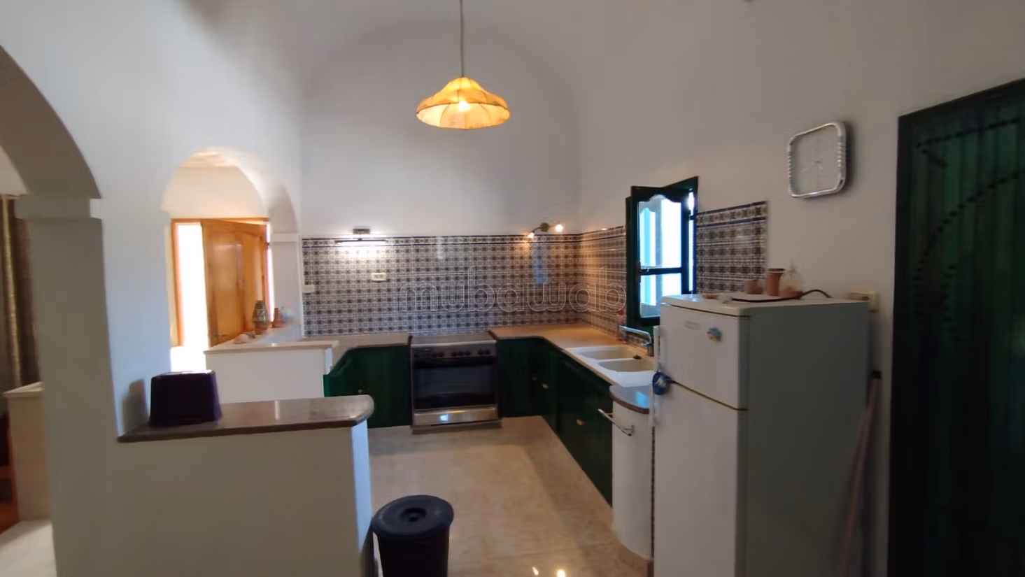Bellissima casa in vendita a Ajim. 4 camere. Arredato