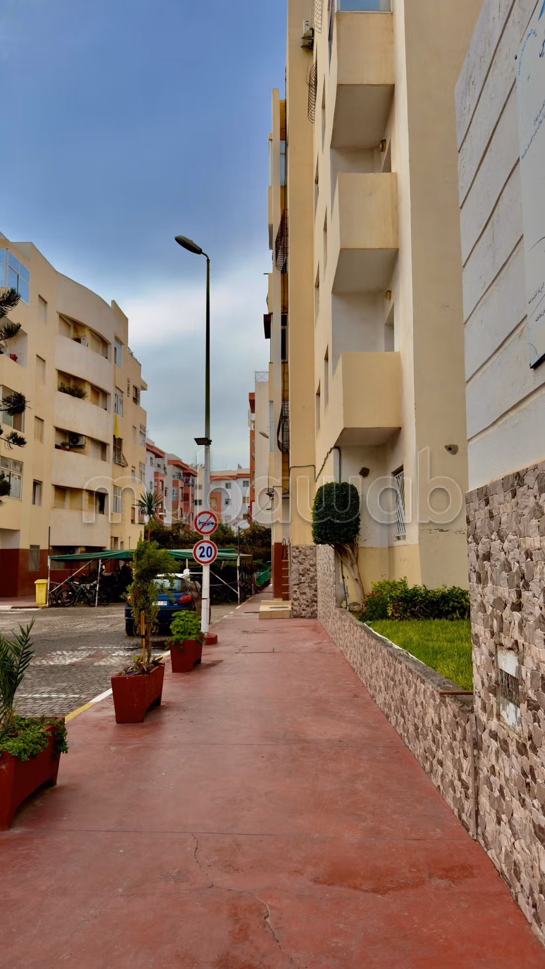 Location of an apartment in Hay Al Farah. Area 65 m². Furnished