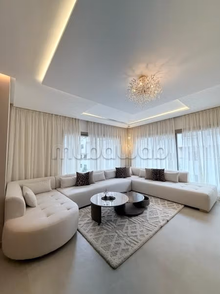 Apartamento nuevo en alquiler en Malabata. 2 hermosas habitaciones. Muebles nuevos