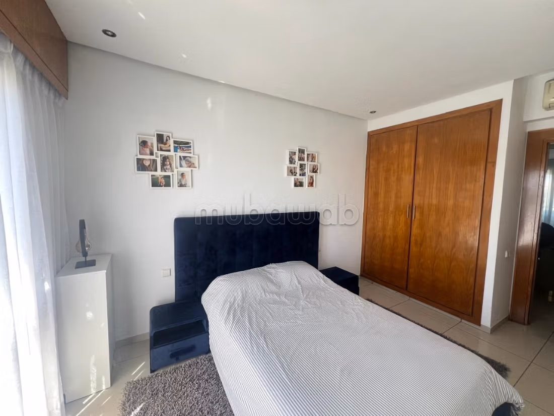 Bel appartement à vendre à Dar Bouazza. 2 chambres agréables. Chauffage central et porte blindée