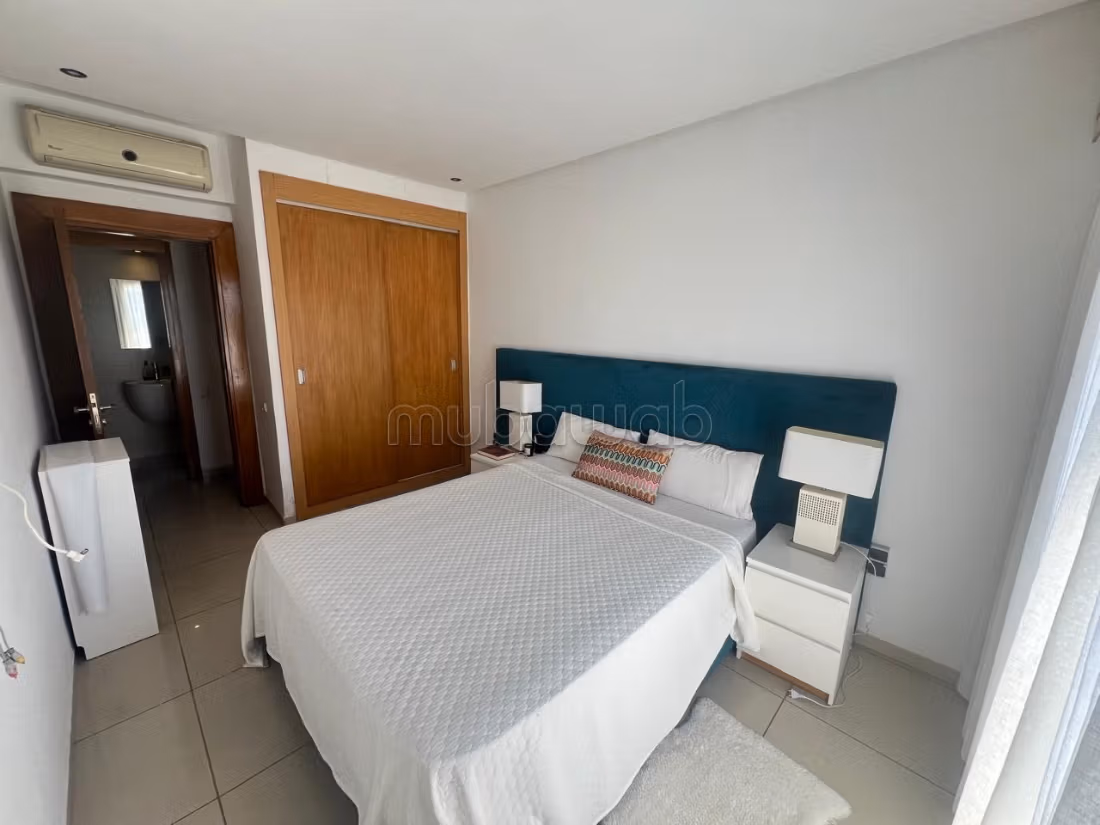 Bel appartement à vendre à Dar Bouazza. 2 chambres agréables. Chauffage central et porte blindée