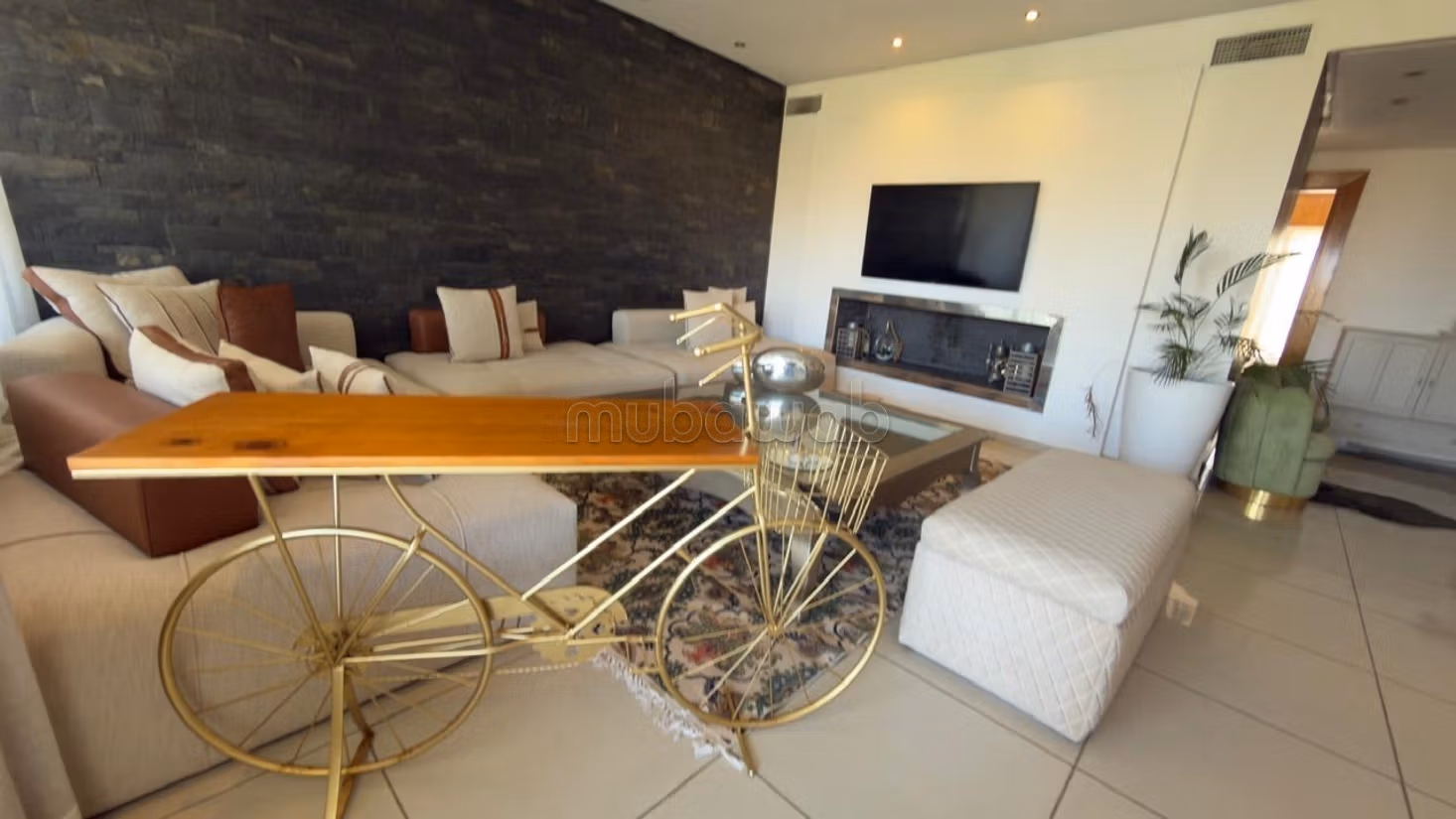 Bel appartement à vendre à Dar Bouazza. 2 chambres agréables. Chauffage central et porte blindée