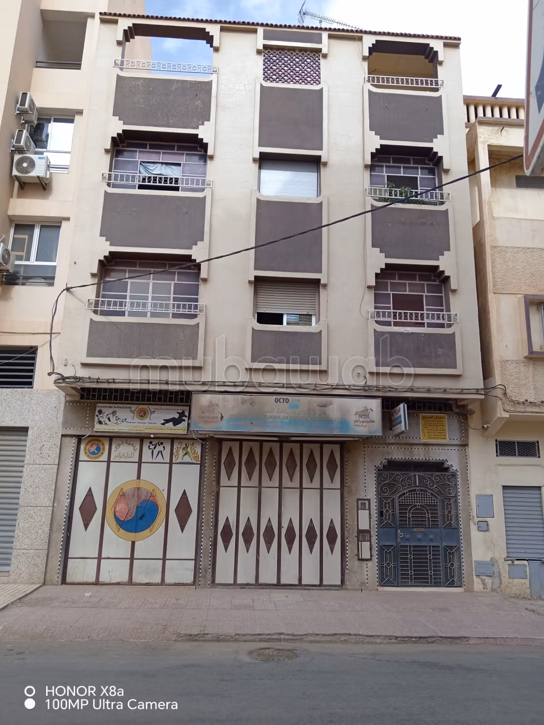 Maison avec locaux commerciaux 400m2 Boudir