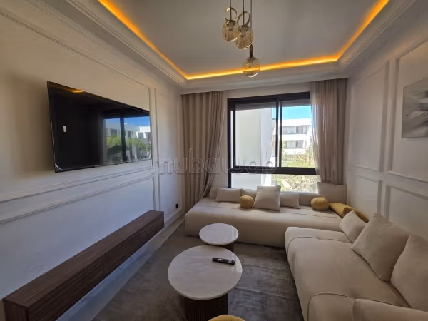 Bonito piso en alquiler en Ain Diab Extension. 3 dormitorios. Está amueblado con buen gusto