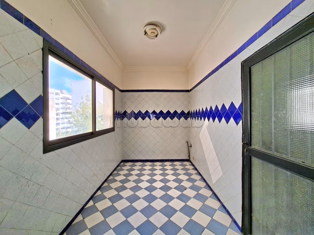 Appartement traversant 4e étage à vendre — 5