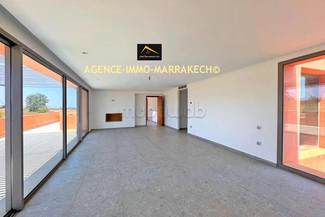 3-level villa in residence, 4 suites, with VNA