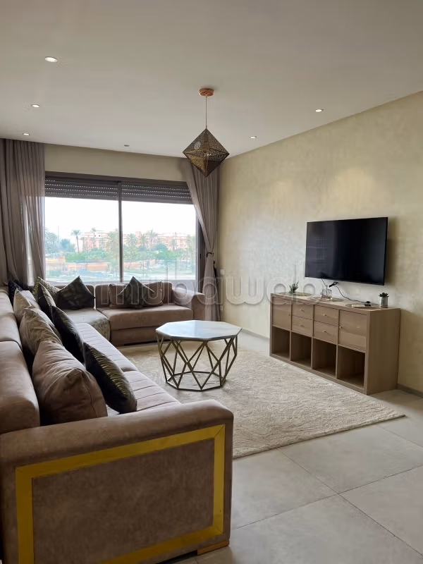 Appartement à l'achat à Route Casablanca. 
3 pièces. 
Meublé