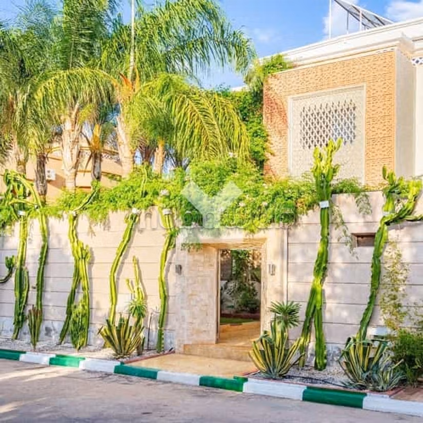 Villa te Koop van 455.0 m² in Marrakech, Route De Fes Atlas Amelkis