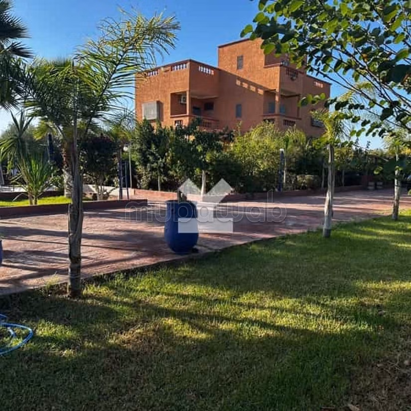 Villa à Vendre de 3400.0 m² à Marrakech, Sidi Abdellah Ghiat