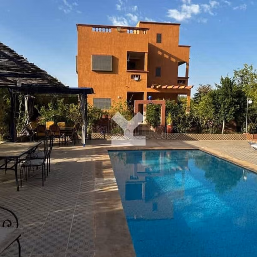 Villa à Vendre de 3400.0 m² à Marrakech, Sidi Abdellah Ghiat