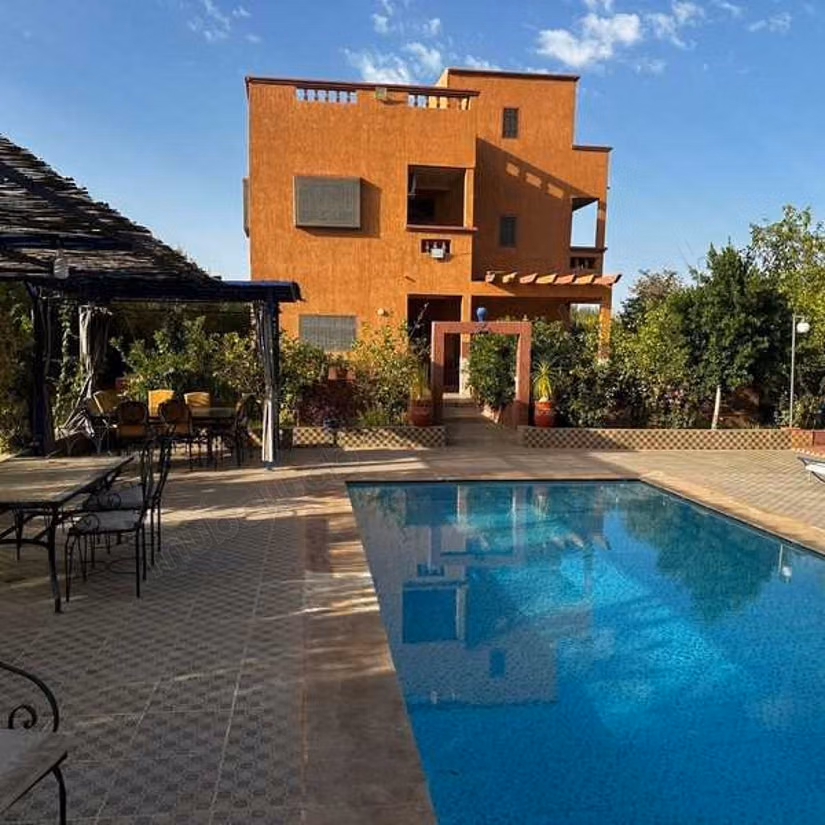 Villa à Vendre de 3400.0 m² à Marrakech, Sidi Abdellah Ghiat