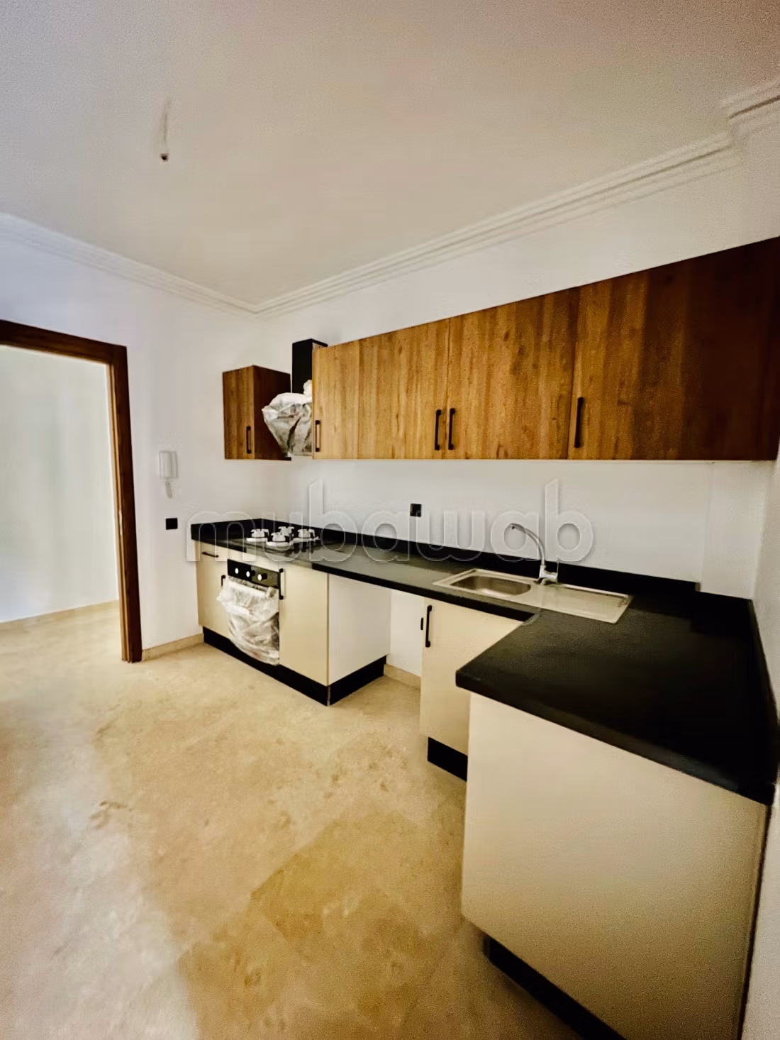 Location jolie appartement vide à semlalia. 100 mètre
