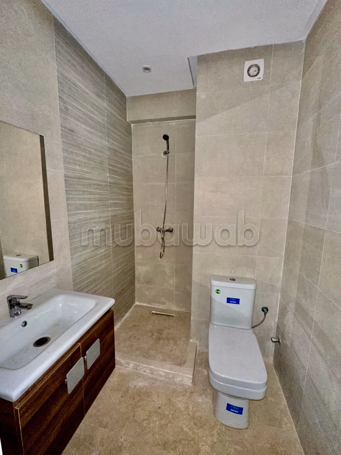 Location jolie appartement vide à semlalia. 100 mètre