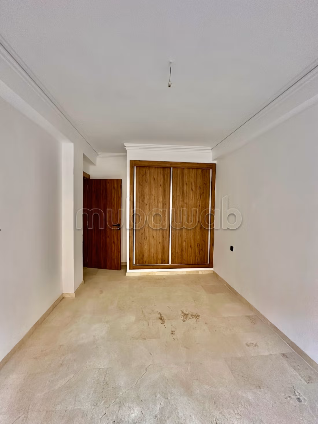 Location jolie appartement vide à semlalia. 100 mètre
