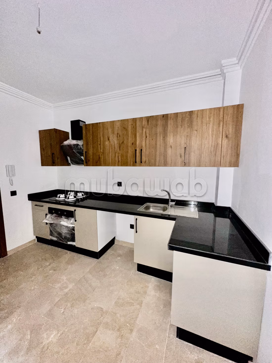Location jolie appartement vide à semlalia. 100 mètre