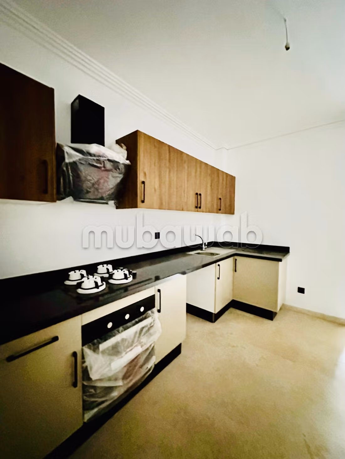 Location jolie appartement vide à semlalia. 100 mètre