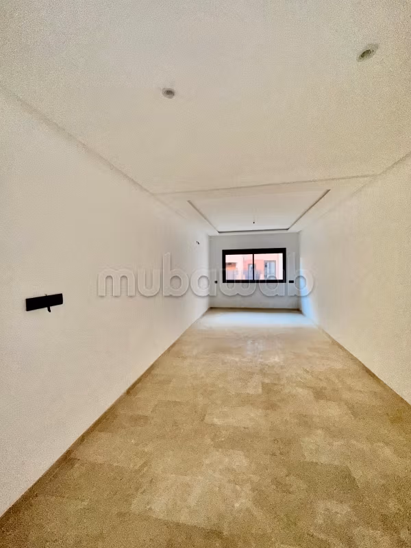 Location jolie appartement vide à semlalia. 100 mètre