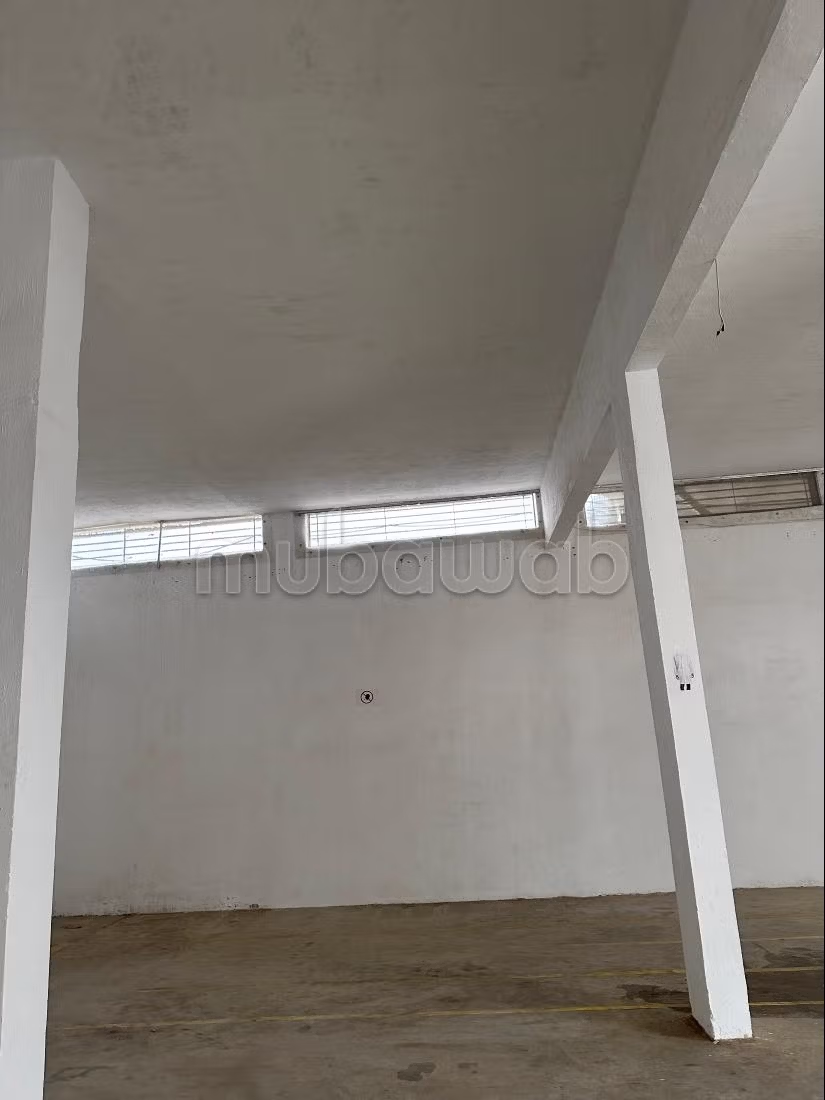 Beau local commercial en location à Oulad Ogba.
Surface de 220 m²