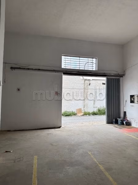 Beau local commercial en location à Oulad Ogba.
Surface de 220 m²