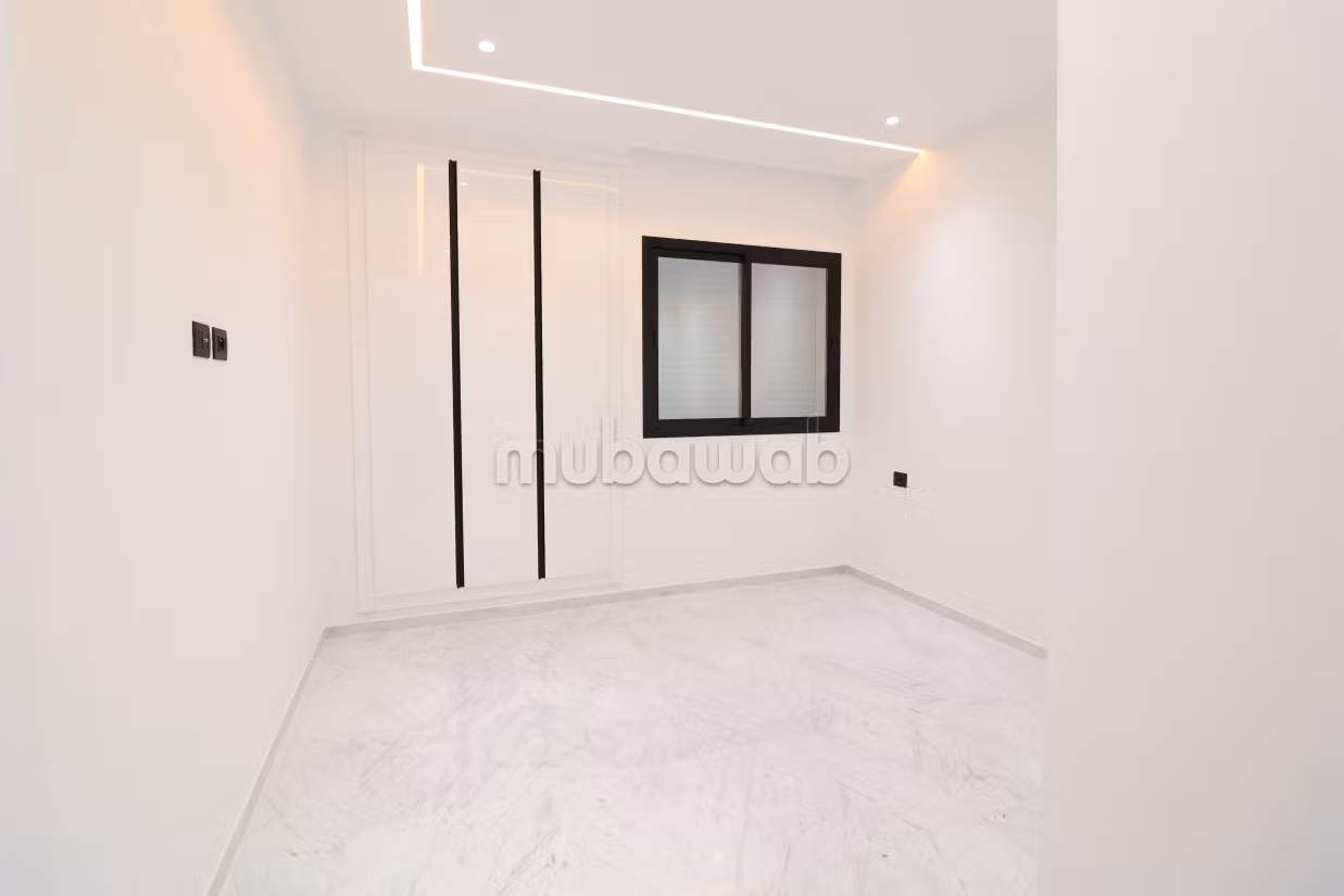 S3 luminous with terrace for sale in El Ghazela