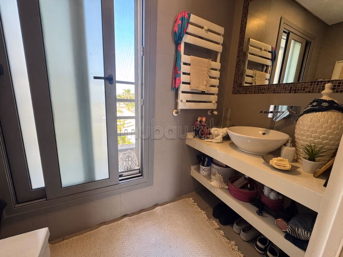 À vendre un appartement en s2 à gammarth